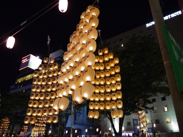 秋田の竿燈の画像